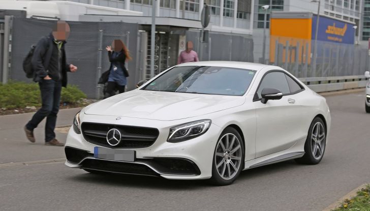 Mercedes AMG S63 Coupe, foto spia di un prototipo misterioso - Foto 4 di 10