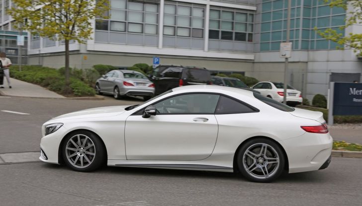 Mercedes AMG S63 Coupe, foto spia di un prototipo misterioso - Foto 6 di 10