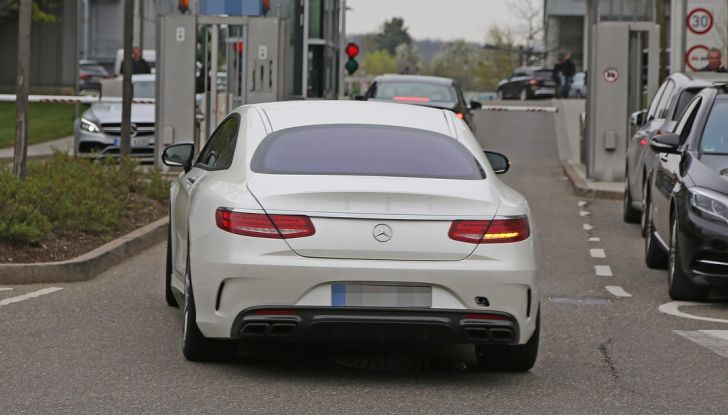 Mercedes AMG S63 Coupe, foto spia di un prototipo misterioso - Foto 10 di 10