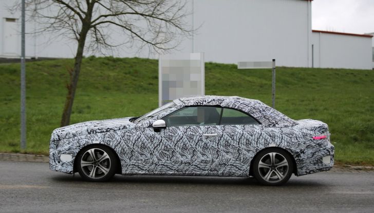 Mercedes Classe E Cabrio: prime immagini spia della scoperta tedesca - Foto 6 di 20