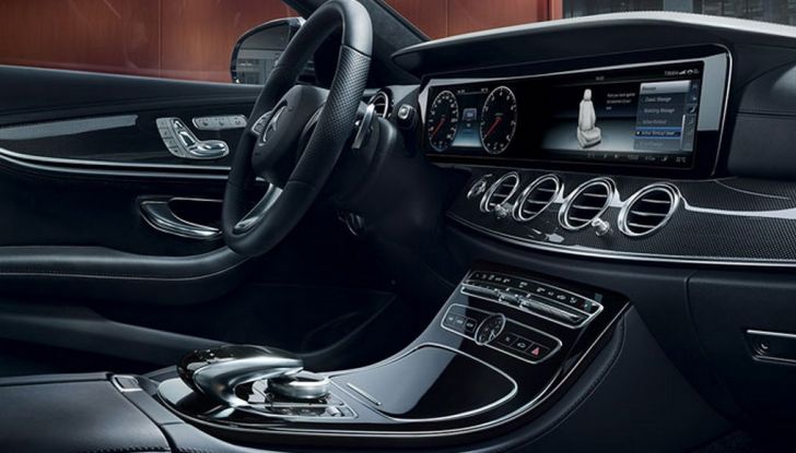 Nuova Mercedes Classe E, prova su strada, prezzi ed allestimenti - Foto 4 di 11