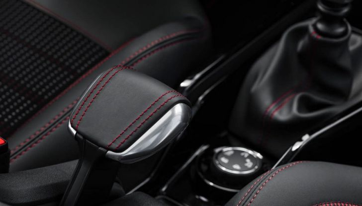 Peugeot 2008: gamma e prezzi del nuovo SUV - Foto 10 di 12