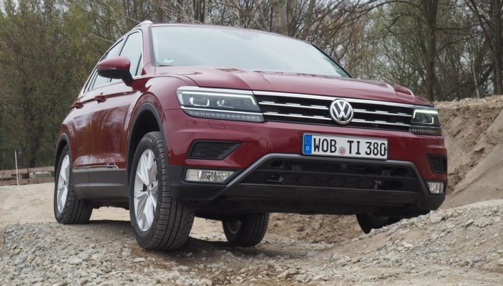 Nuova Volkswagen Tiguan, prova su strada, motorizzazioni e prezzi - Foto 26 di 28