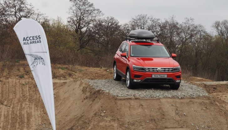 Nuova Volkswagen Tiguan, prova su strada, motorizzazioni e prezzi - Foto 9 di 28