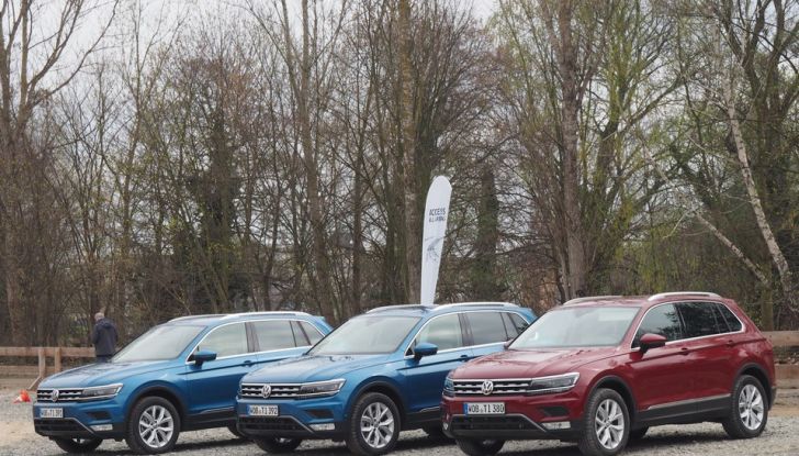 Nuova Volkswagen Tiguan, prova su strada, motorizzazioni e prezzi - Foto 11 di 28