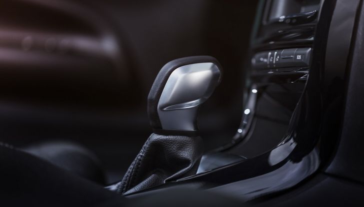 Nuove DS 3 e DS 3 Cabrio: prova su strada, motorizzazioni e prezzi - Foto 13 di 40