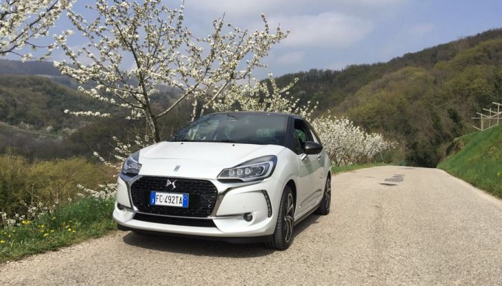 Nuove DS 3 e DS 3 Cabrio: prova su strada, motorizzazioni e prezzi - Foto 7 di 40