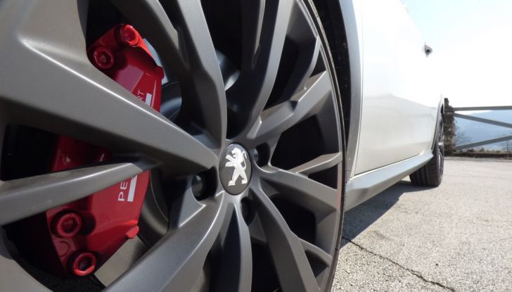 Peugeot 208 GTi by Peugeot Sport: La nostra prova della 208 da 208 CV - Foto 3 di 32