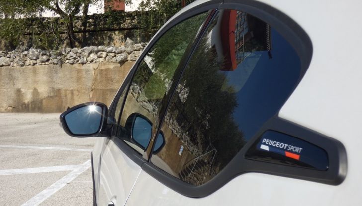 Peugeot 208 GTi by Peugeot Sport: La nostra prova della 208 da 208 CV - Foto 12 di 32