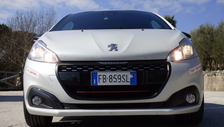 Peugeot 208 GTi by Peugeot Sport: La nostra prova della 208 da 208 CV - Foto 29 di 32