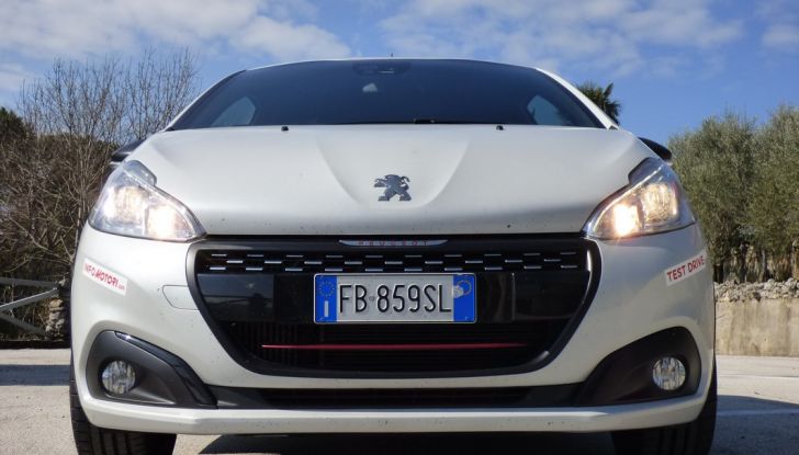 Peugeot 208 GTi by Peugeot Sport: La nostra prova della 208 da 208 CV - Foto 7 di 32