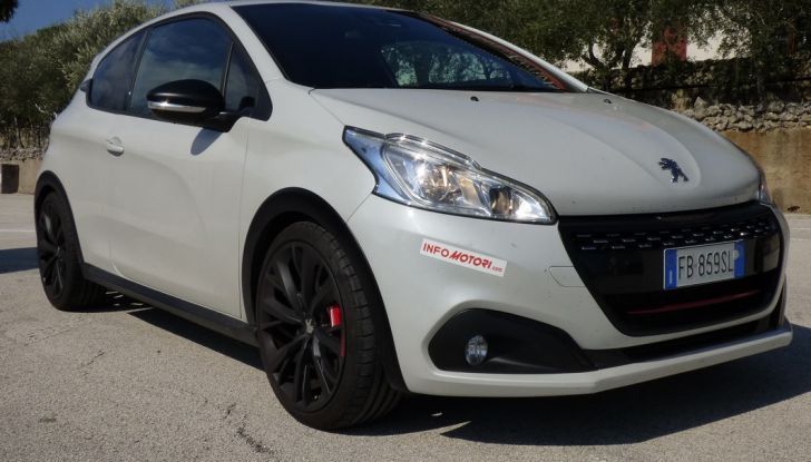 Peugeot 208 GTi by Peugeot Sport: La nostra prova della 208 da 208 CV - Foto 1 di 32