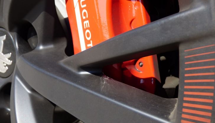 Peugeot 208 GTi by Peugeot Sport: La nostra prova della 208 da 208 CV - Foto 6 di 32