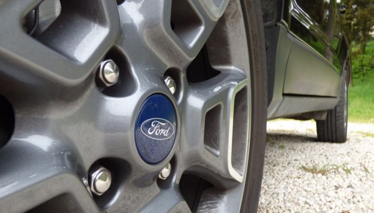 Ford EcoSport prova su strada, motorizzazioni e prezzi - Foto 12 di 41