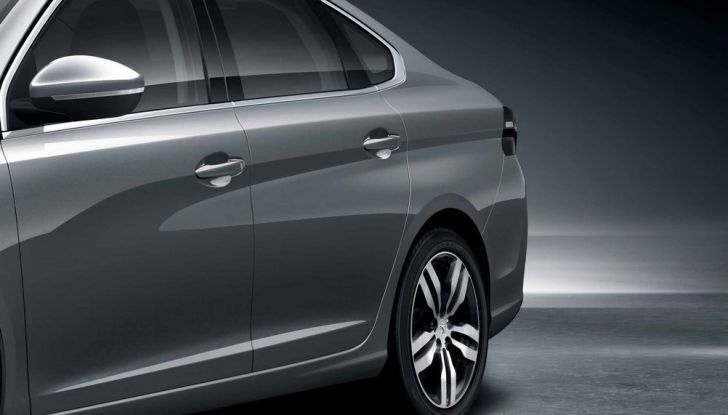 Peugeot a Pechino con 308 Sedan, il SUV 3008 e il piano Blue Upper - Foto 4 di 9
