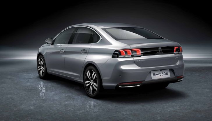 Peugeot a Pechino con 308 Sedan, il SUV 3008 e il piano Blue Upper - Foto 6 di 9