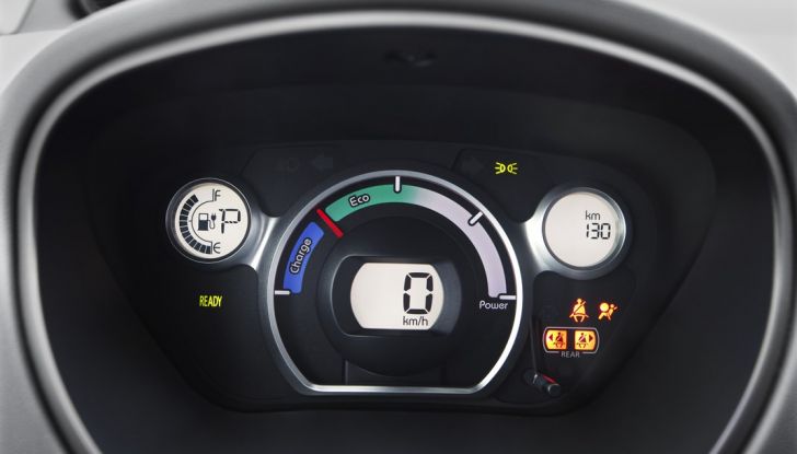 Peugeot iOn: l’auto elettrica per la città - Foto 9 di 10
