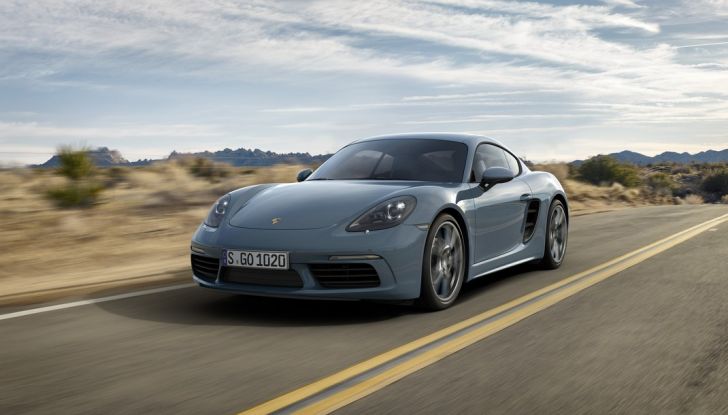 Nuova Porsche 718 Cayman con motore centrale a quattro cilindri turbo - Foto 2 di 11