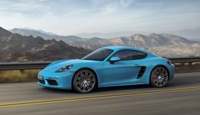 Nuova Porsche 718 Cayman con motore centrale a quattro cilindri turbo