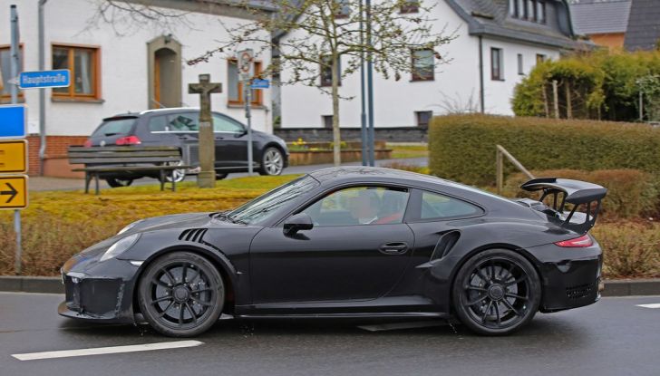 Porsche 911 GT3 RS 4.2 prime foto spia - Foto 12 di 16