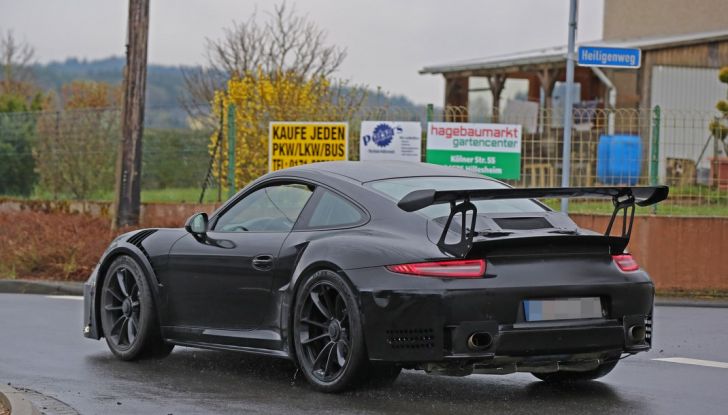 Porsche 911 GT3 RS 4.2 prime foto spia - Foto 15 di 16
