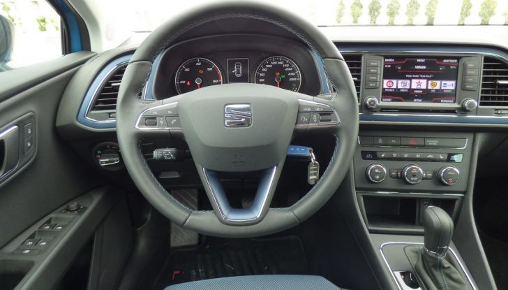 Seat Leon Connect 1.6 Tdi 110 CV: ​P​rova su strada, prestazioni e prezzi - Foto 33 di 38