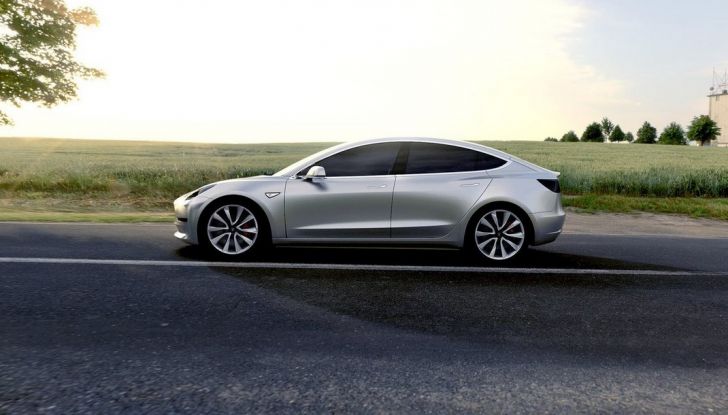 Tesla Model 3: Marchionne potrebbe prendere spunto - Foto 4 di 9