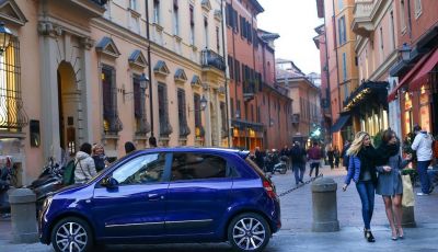 Renault Twingo LOVELY e LOVELY2: serie limitate all’insegna del Glamour