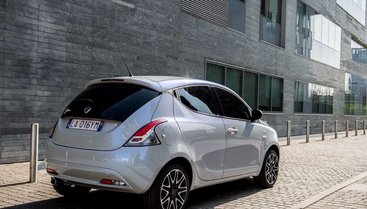 Lancia Ypsilon Mya, serie speciale​ glamour in promozione a 11.200 euro - Foto 13 di 14