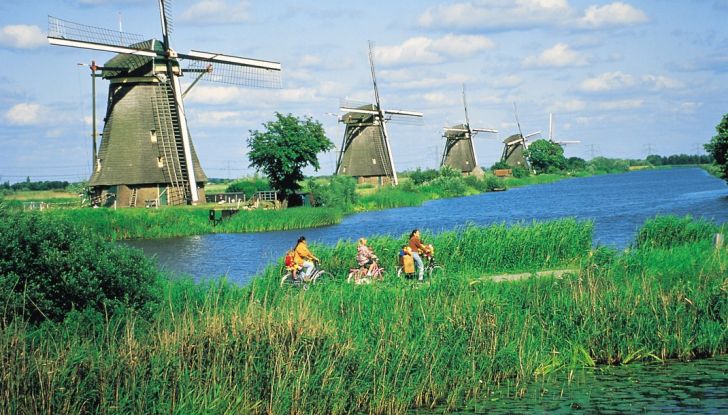 Olanda: vietate le auto a benzina e Diesel entro il 2025 - Foto 9 di 12