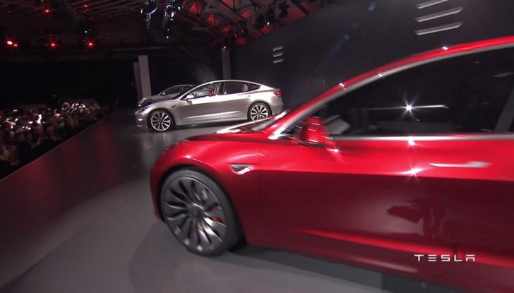 Tesla Model 3 prezzi, informazioni e dati tecnici - Foto 4 di 18