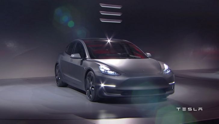 Tesla Model 3 prezzi, informazioni e dati tecnici - Foto 5 di 18