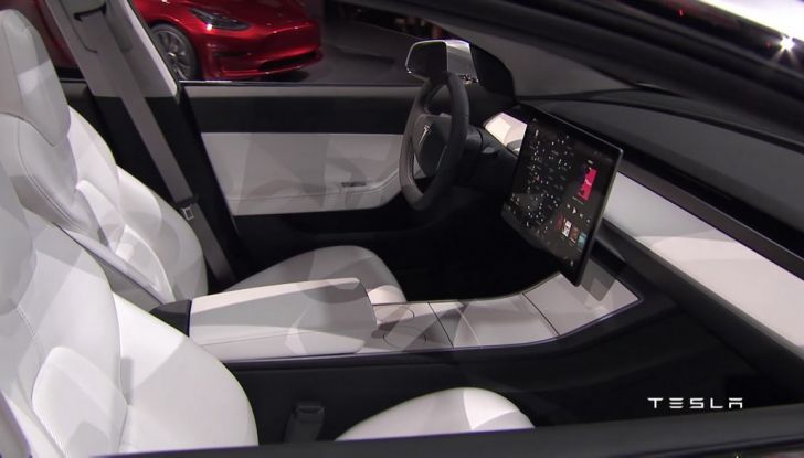 Tesla Model 3 prezzi, informazioni e dati tecnici - Foto 10 di 18