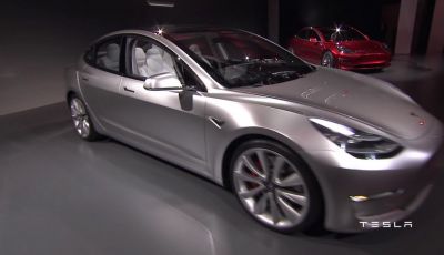 Tesla Model 3: 276.000 prenotazioni nei primi tre giorni