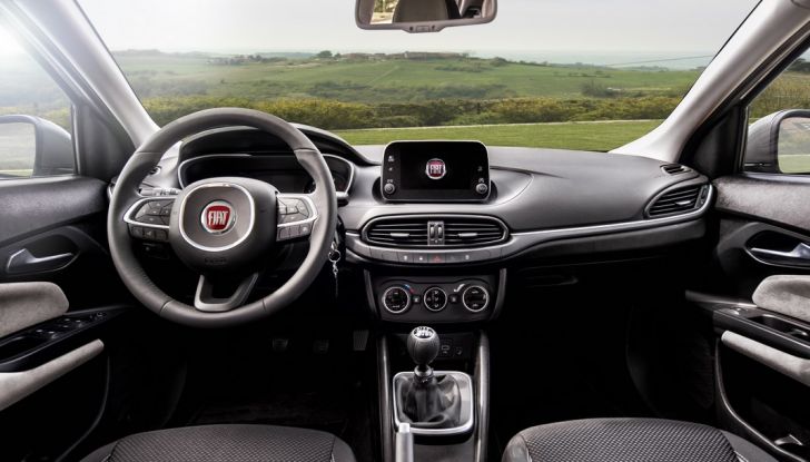 Fiat Tipo 5 porte, postazione di guida.