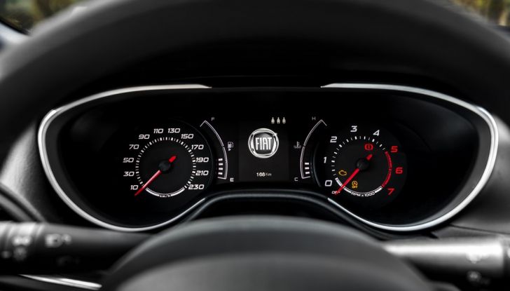 Fiat Tipo 5 porte, dettaglio cruscotto.