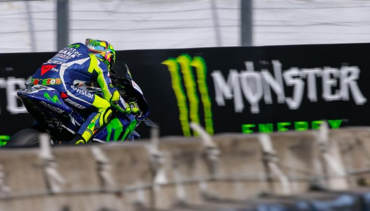 Valentino Rossi, frattura tibia e perone in allenamento: stagione finita - Foto 12 di 14