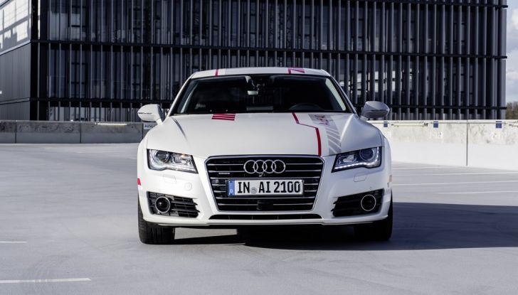 Audi A7 guida pilotata calandra