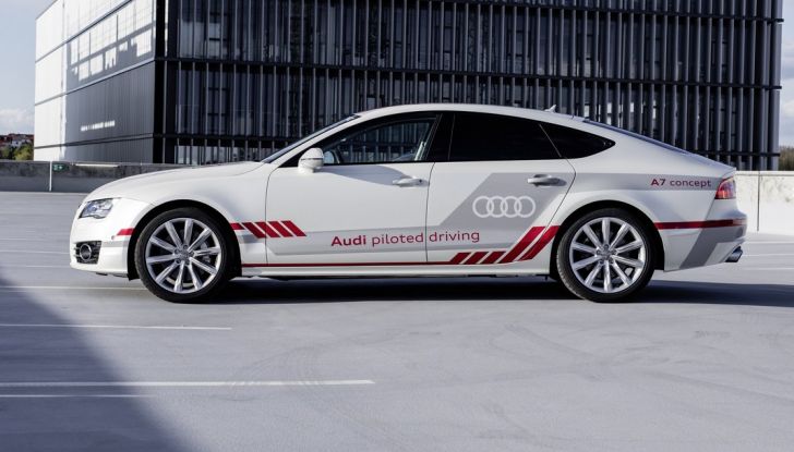 Audi A7 guida pilotata laterale