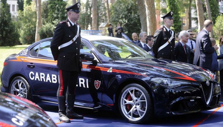 Consegna di nuovi modelli Alfa Romeo all'Arma dei Carabinieri