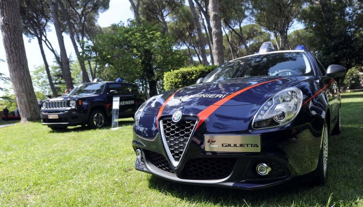 Consegna di nuovi modelli Alfa Romeo all'Arma dei Carabinieri