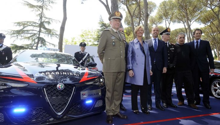 Consegna di nuovi modelli Alfa Romeo all'Arma dei Carabinieri
