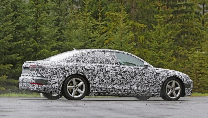 Audi A8 di nuova generazione, le prime foto spia (5)
