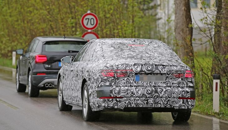 Audi A8 di nuova generazione, le prime foto spia (9)