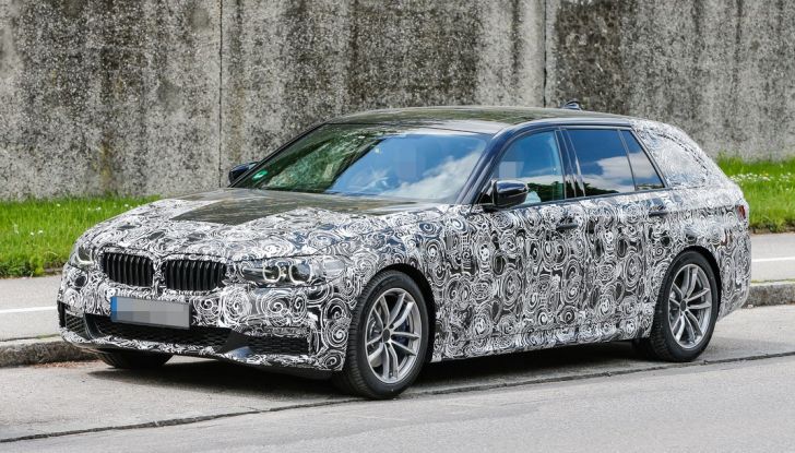 BMW 5-Series Estate 101