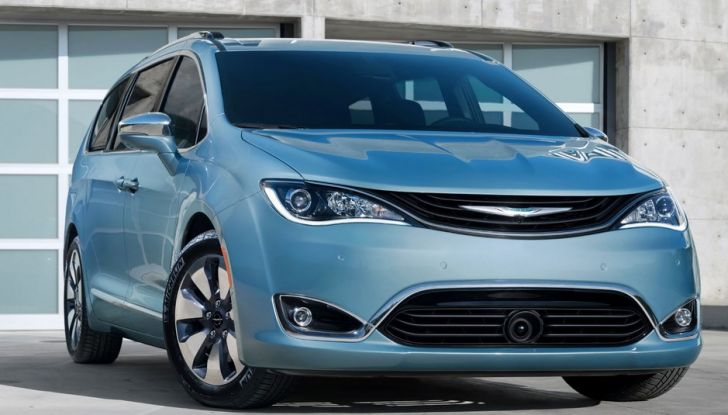 Da FCA migliaia di auto per i taxi a guida autonoma - Foto 1 di 8