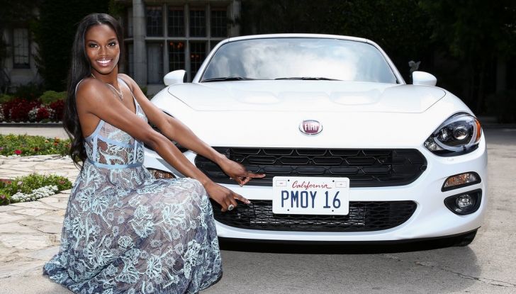 Fiat 124 Spider in premio alla coniglietta di Playboy - Foto 7 di 13