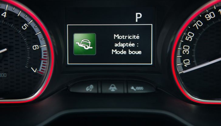 Peugeot 2008 restyling: prova su strada, motorizzazioni e prezzi - Foto 8 di 14