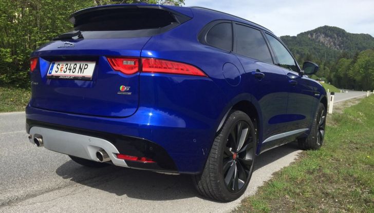 Jaguar F-Pace 3.0d e Supercharged: prova su strada, prezzi e prestazioni - Foto 6 di 23