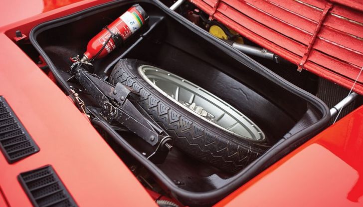 Lancia 037 Stradale: l’auto che portò il mondo del rally sulla strada - Foto 10 di 12